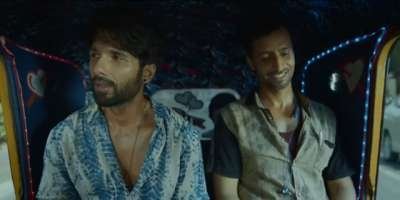 Shahid Kapoor and Bhuvan Arora Dance Scene Meme Farzi Meme Template Download