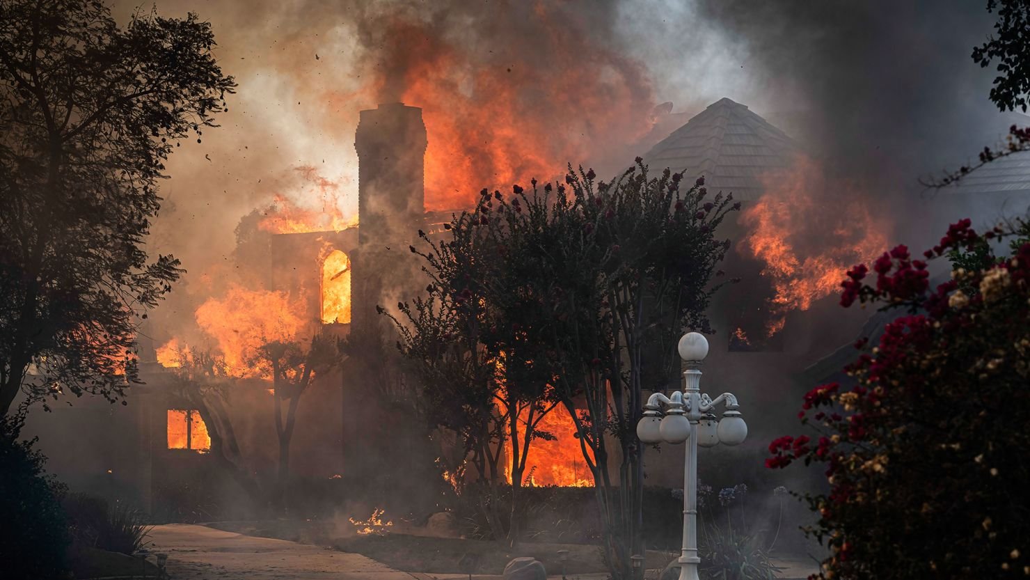 California on Fire: The Geographic Factors Behind the 125-Acre Wildfire