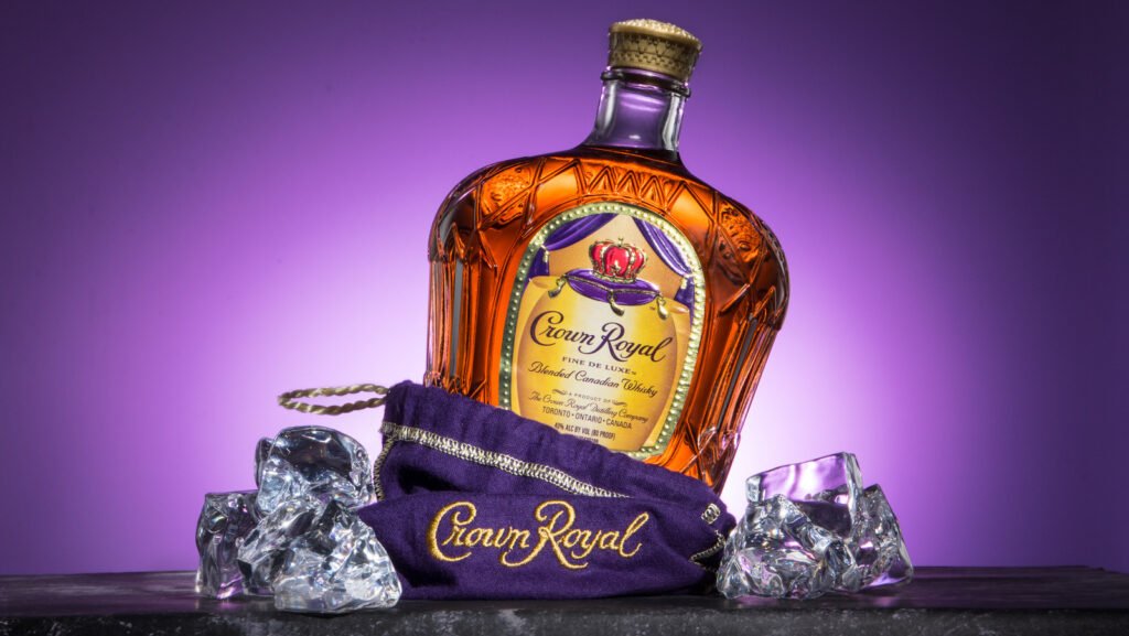 Honolulu,,hawaii/,usa,-,august,19,,2018:,crown,royal,is